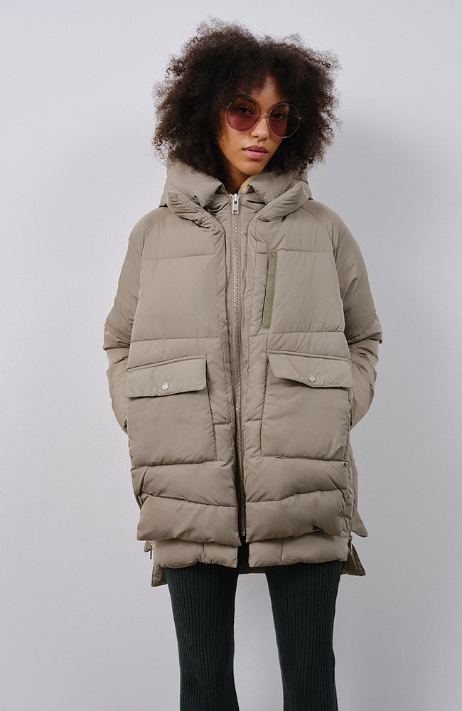 Botschaft von Bricks and Logs | Sophie Stone