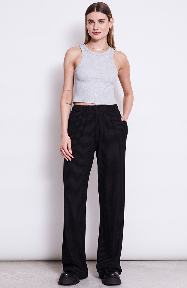 Jan 'n June Smilla broek zwart van 96% Lyocell (Tencel™) | Sophie Stone 