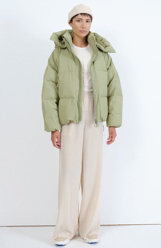 Embassy of Brick and Logs Zonza puffer jacket moss gerecycled plastic | Sophie Stone 