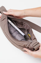 GOT BAG Moon bag small puffer bruin gerecycled materiaal uniseks | Sophie Stone