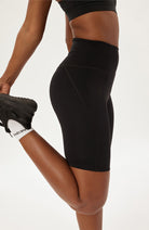 Girlfriend Collective Komprimierende High-Rise Fahrradshorts schwarz rRPET | Sophie Stone