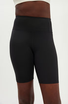 Girlfriend Collective Float high-rise bike shorts black rRPET dames | Sophie Stone