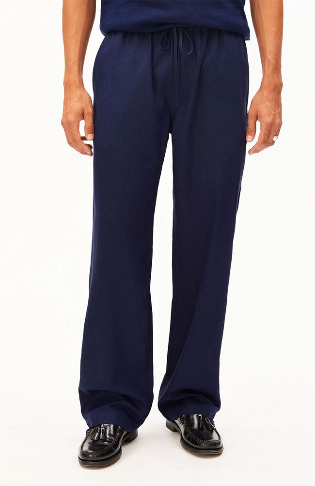 ARMEDANGELS Lukaa linnen broek tinted navy man | Sophie Stone