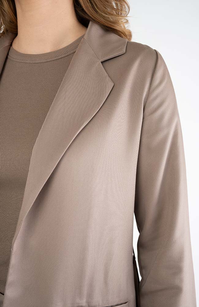 STORY OF MINE Bruine blazer met strik gemaakt van Tencel dames | Sophie Stone