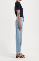 MUD jeans Brooke Flow Barrel jeans Stone Vintage, including organic cotton for women | Sophie Stone