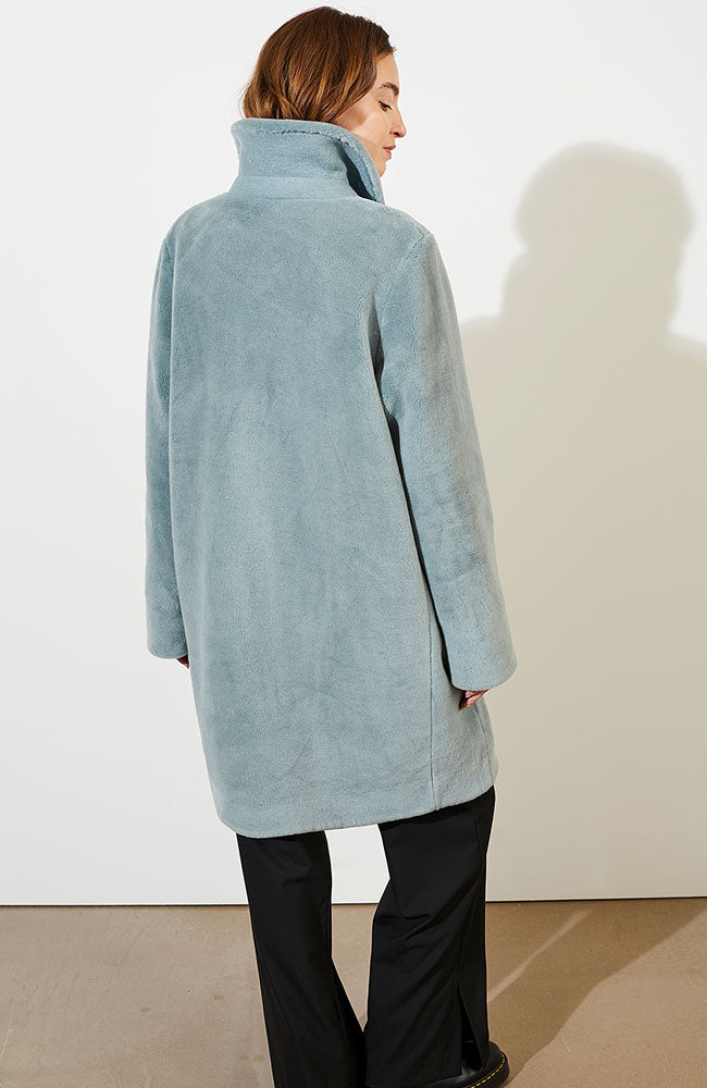 Langerchen Clovelly coat blauw van duurzaam biologisch wol en biologisch katoen | Sophie Stone 