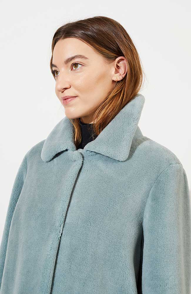 Langerchen Clovelly coat blauw van duurzaam bio wol en katoen | Sophie Stone 
