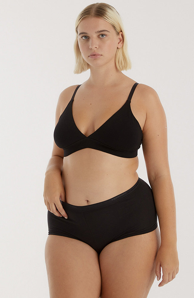 Organic Basics Core shorty zwart | Sophie Stone