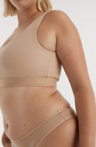 Organic Basics Core Thong Hazelnut van biologisch katoen | Sophie Stone