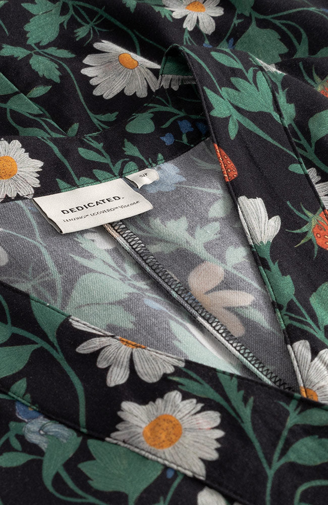 Dedicated Kallvik Erdbeerfeld schwarzes Kleid aus TENCEL Lyocell für Damen | Sophie Stone 