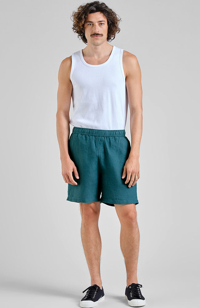 Dedicated Sibbarp men's green shorts made of 100% linen | Sophie Stone