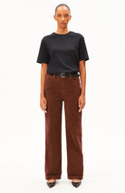 ARMEDANGELS Enijaa cord broek rustwood GOTS bio katoen dames | Sophie Stone