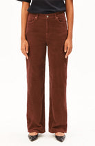 ARMEDANGELS Enijaa corduroy broek rustwood GOTS bio katoen dames | Sophie Stone