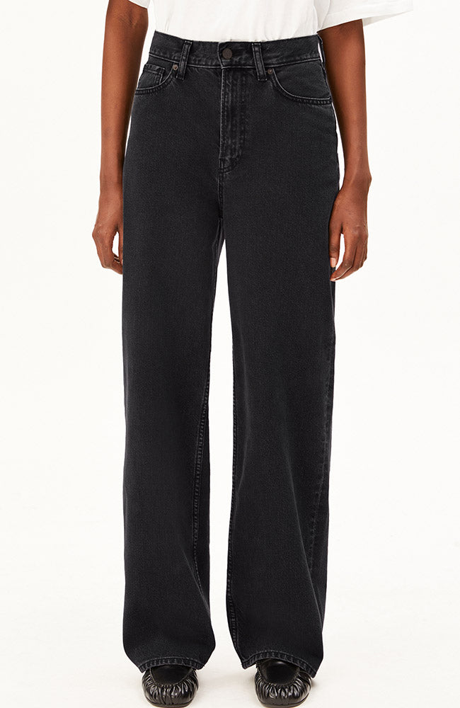 ARMEDANGELS Enijaa jeans ebony zwart gerecycled katoen voor dames | Sophie Stone