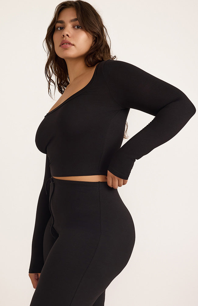 Organic Basics Scoopneck longsleeve black including organic cotton | Sophie Stone