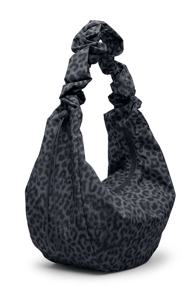 GOT BAG Moon bag ruffle cat shark zwart gerecycled materiaal uniseks | Sophie Stone