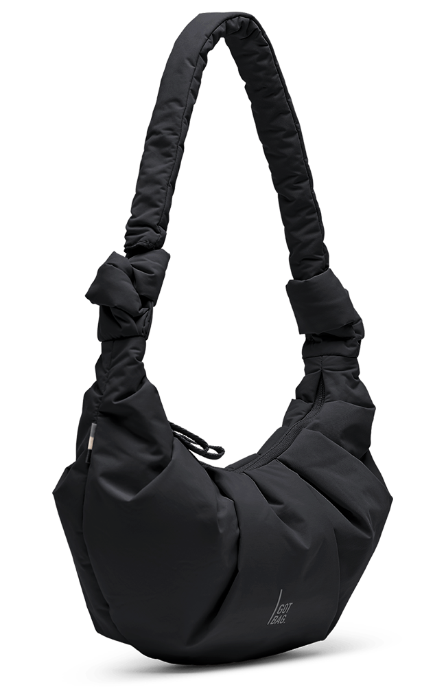 GOT BAG Pleat Moon Tasche klein schwarz aus Ozeanplastik unisex | Sophie Stone
