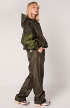 Rainkiss Herringbone Anorak groen regenponcho van gerecycled PET uniseks | Sophie Stone