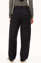 ARMEDANGELS Barrel broek dark steel black van 98% bio katoen vrouwen | Sophie Stone