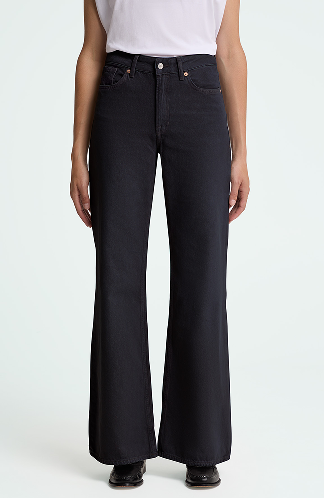 Kings of Indigo Jane Holo Black used jeans made from recycled cotton for women | Sophie Stone