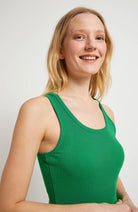 Lanius Rib top groen | Sophie Stone