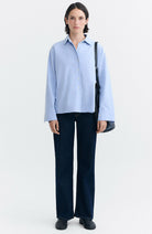 Thinking MU Manuela blouse light blue van 100% GOTS bio katoen vrouwen | Sophie Stone