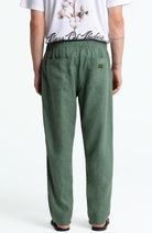 Kings of Indigo Martin Hose aus 100 % Leinen, grün, für Herren | Sophie Stone