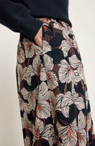 Lanius midi rok print bloom onyx gemaakt van biologisch katoen dames | Sophie Stone