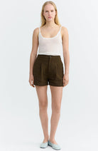 Thinking MU Narciso Shorts aus braunem Seersucker aus Bio-Baumwolle für Damen | Sophie Stone