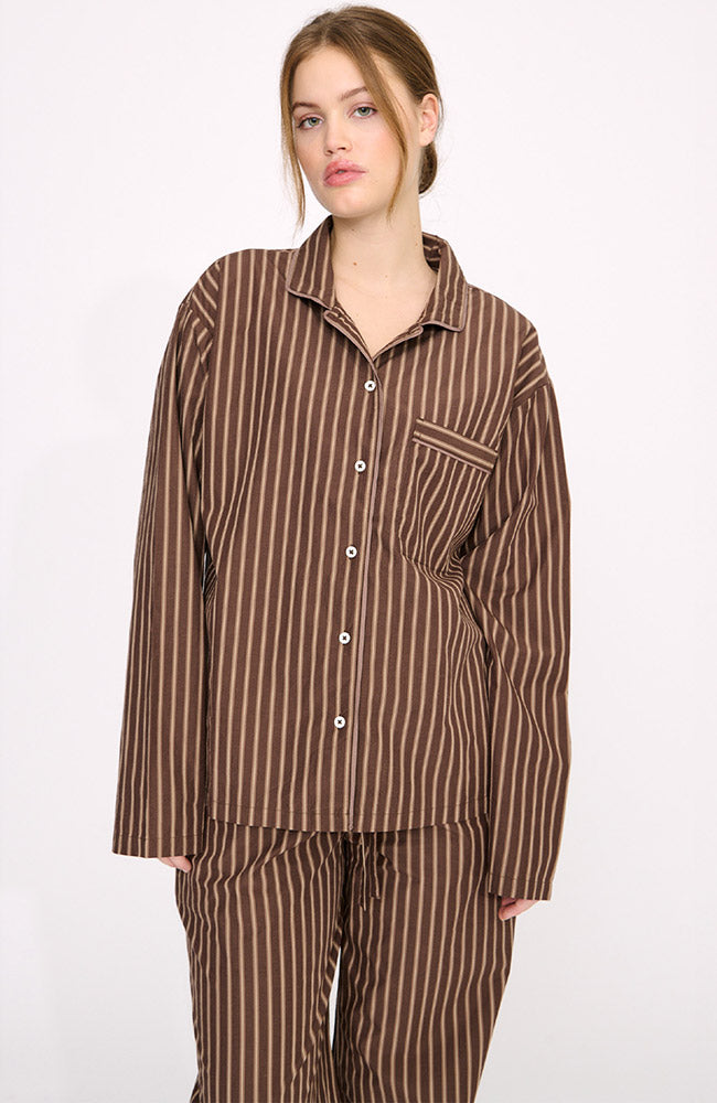 Organic Basics Poplin pyjama shirt bruin van 100% bio katoen dames | Sophie Stone