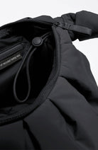 GOT BAG Pleat Moon bag large black van oceaan plastic vrouwen | Sophie Stone