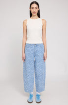 MAZINE Printed barrel jeans blauw van bio katoen dames | Sophie Stone