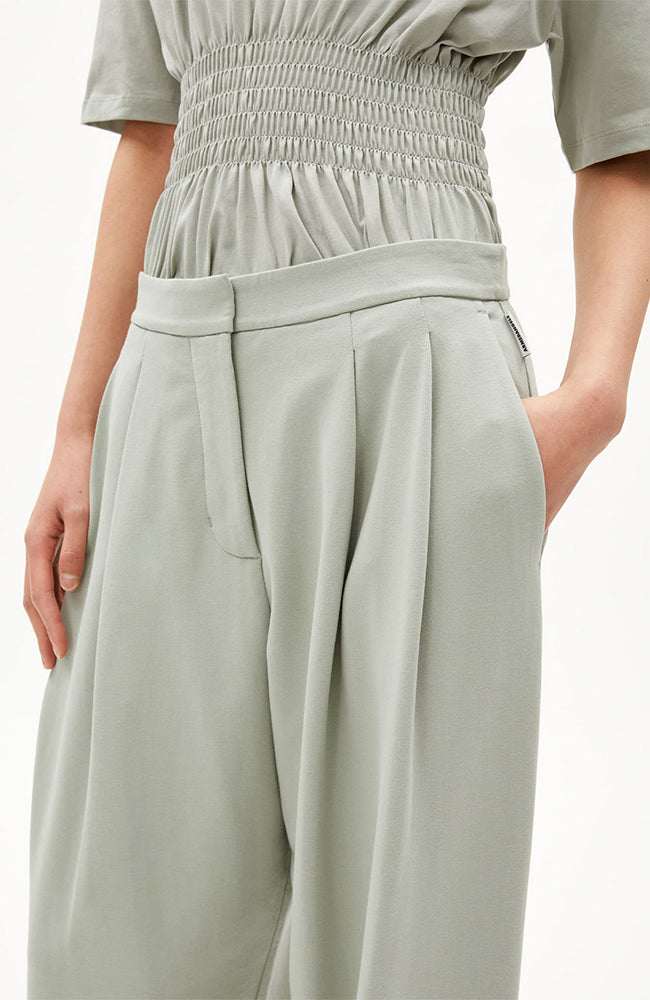 ARMEDANGELS Liraa lou Hose mit weitem Bein seegrün von Organic cotton woman | Sophie Stone