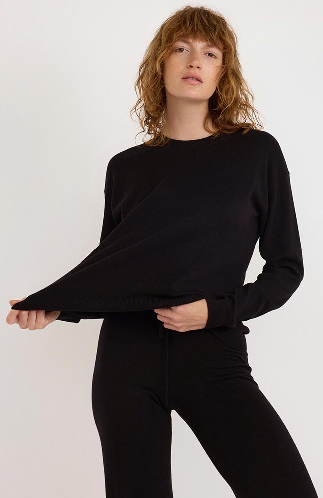 Organic Basics Soft Knit Boxy Crewneck sweater black including organic cotton for women | Sophie Stone