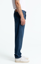 Kings of Indigo Sushan Jeans Hopcete Electric dark aus Bio-Baumwolle für Herren | Sophie Stone