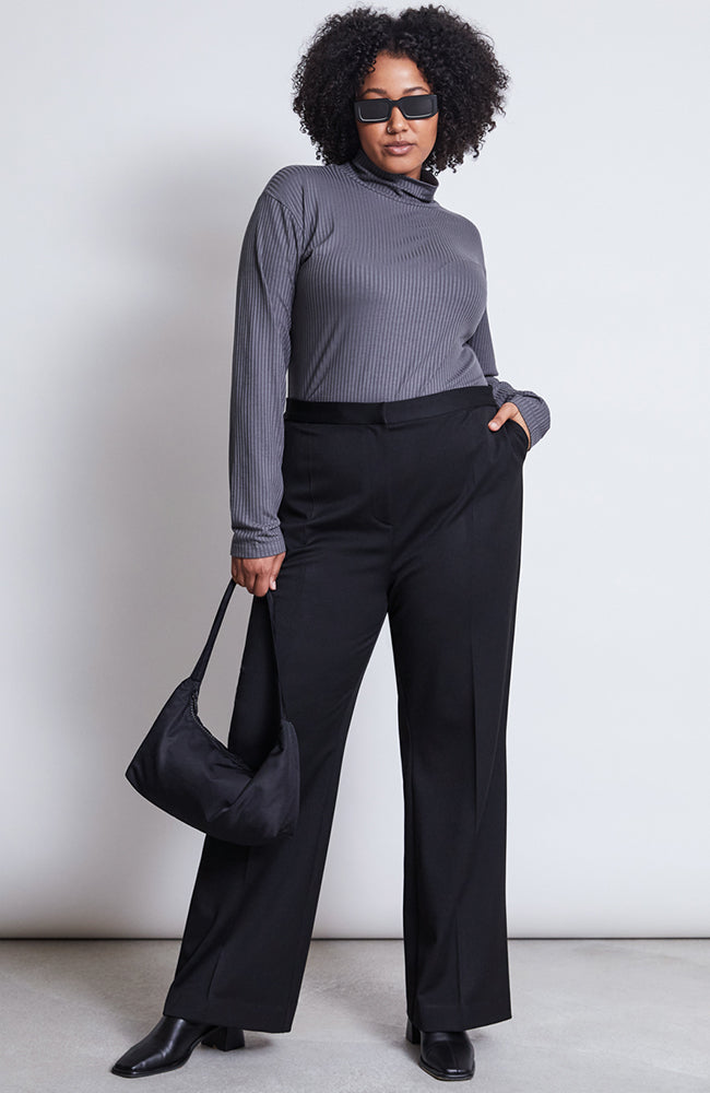 JAN 'N JUNE Mio top dark grey van duurzaam lyocell TENCEL | Sophie Stone 