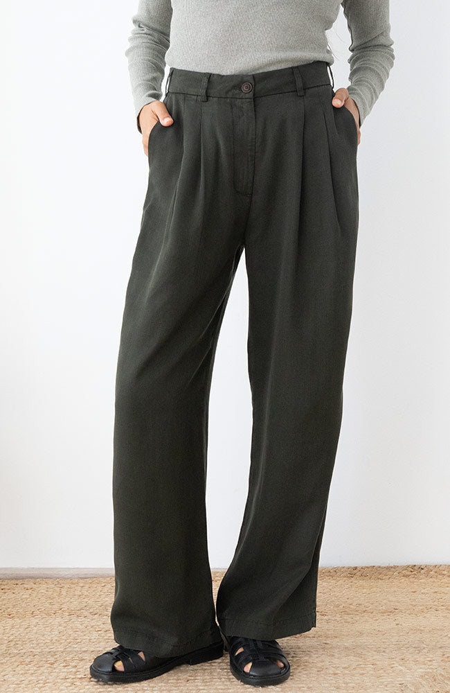 TWOTHIRDS Mesquida broek dark green 100% TENCEL™ Lyocell dames | Sophie Stone