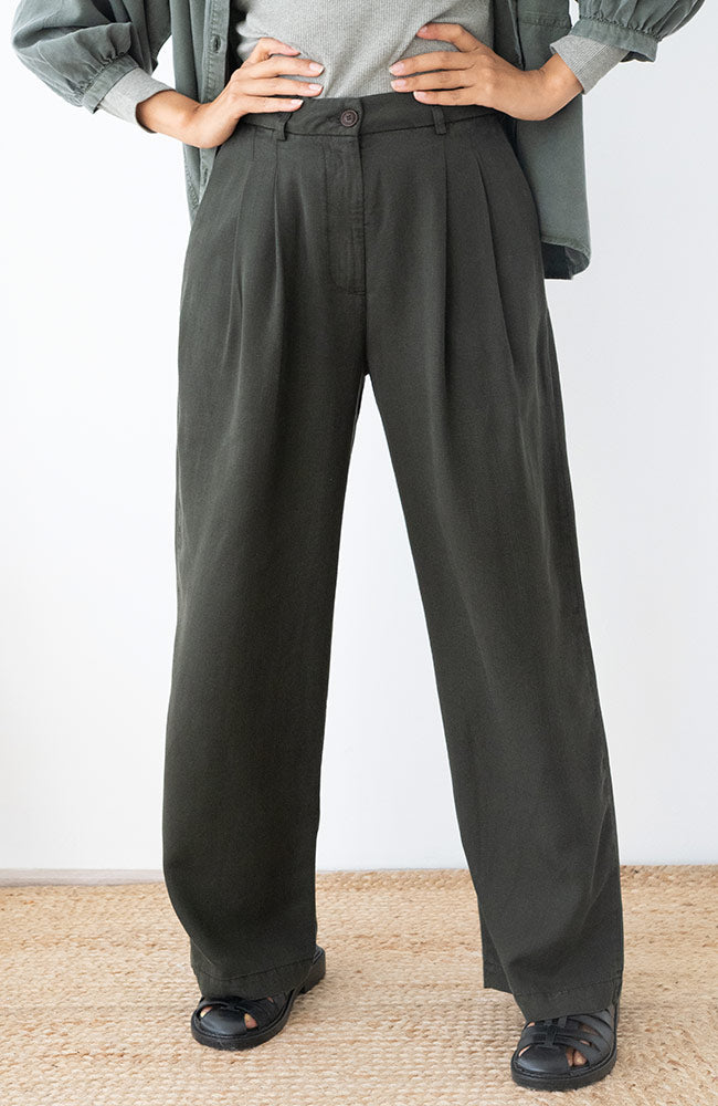 TWOTHIRDS Mesquida broek dark green 100% TENCEL™ Lyocell dames | Sophie Stone