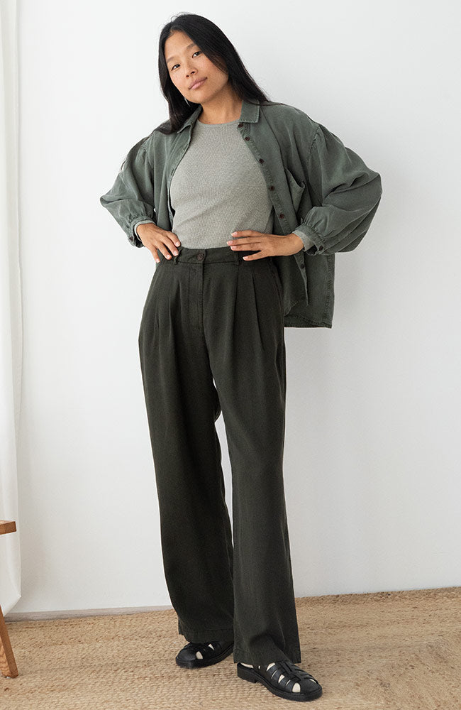 TWOTHIRDS Mesquida broek dark green 100% TENCEL™ Lyocell dames | Sophie Stone