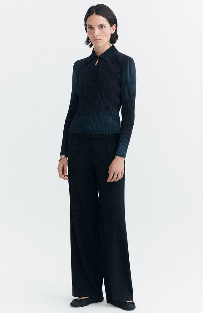 Thinking MU Crinkle Agostina top navy van 100% gerecycled polyester dames | Sophie Stone