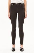 ARMEDANGELS Tillaa skinny jeans claystone van bio katoen dames | Sophie Stone