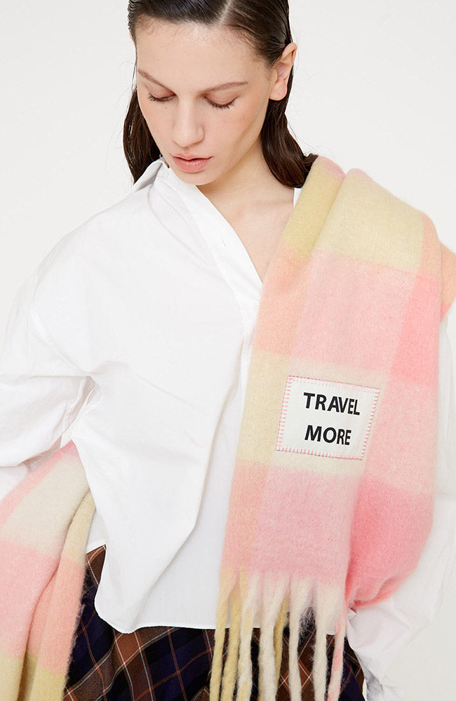 VERB TO DO travel more sjaal van Repreve voor vrouwen | Sophie Stone
