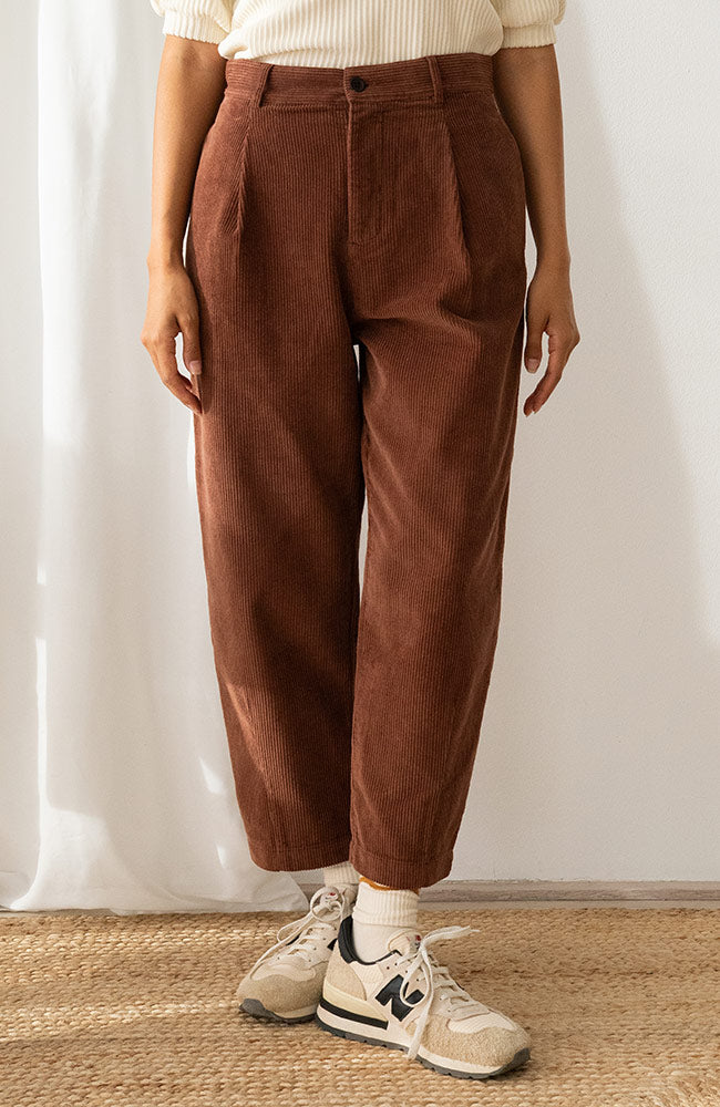 TWOTHIRDS Haruku corduroy broek cappuccino 100% bio katoen dames | Sophie Stone