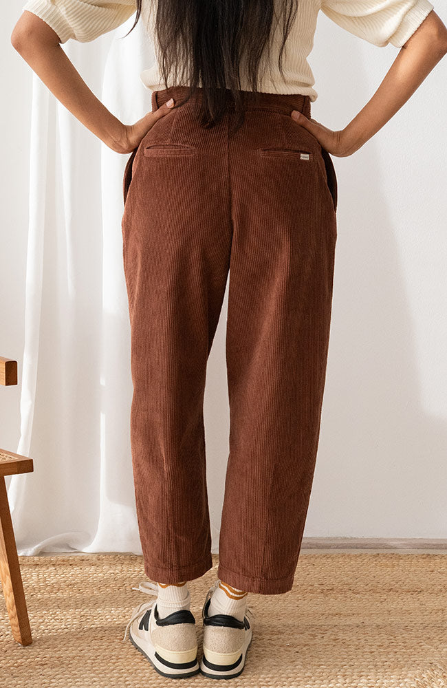 TWOTHIRDS Haruku corduroy broek cappuccino 100% biologisch katoen dames | Sophie Stone