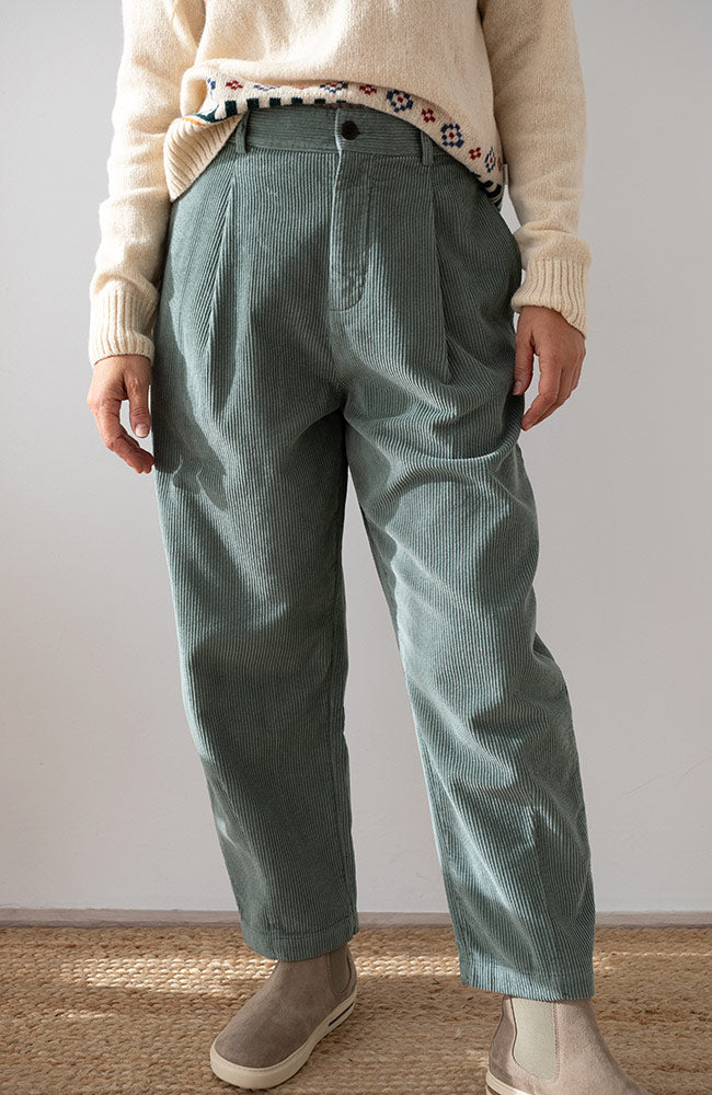 TWOTHIRDS Haruku corduroy broek green 100% bio katoen dames | Sophie Stone