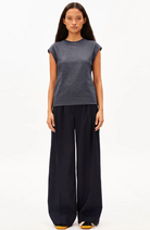ARMEDANGELS Unwasted top steel melange van katoen vrouw | Sophie Stone