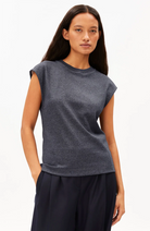 ARMEDANGELS Unwasted top steel melange van katoen voor dames | Sophie Stone