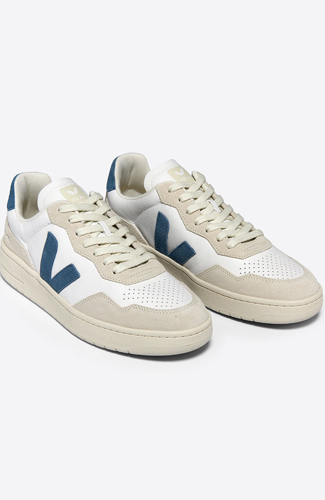 VEJA V-90 Leather sneaker white california made of durable leather | Sophie Stone