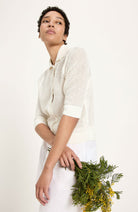 Lanius vest met korte mouwen gebroken wit van biologisch katoen vrouw | Sophie Stone