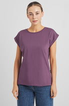 Dedicated Visby base t-shirt berry purple bio katoen dames | Sophie Stone